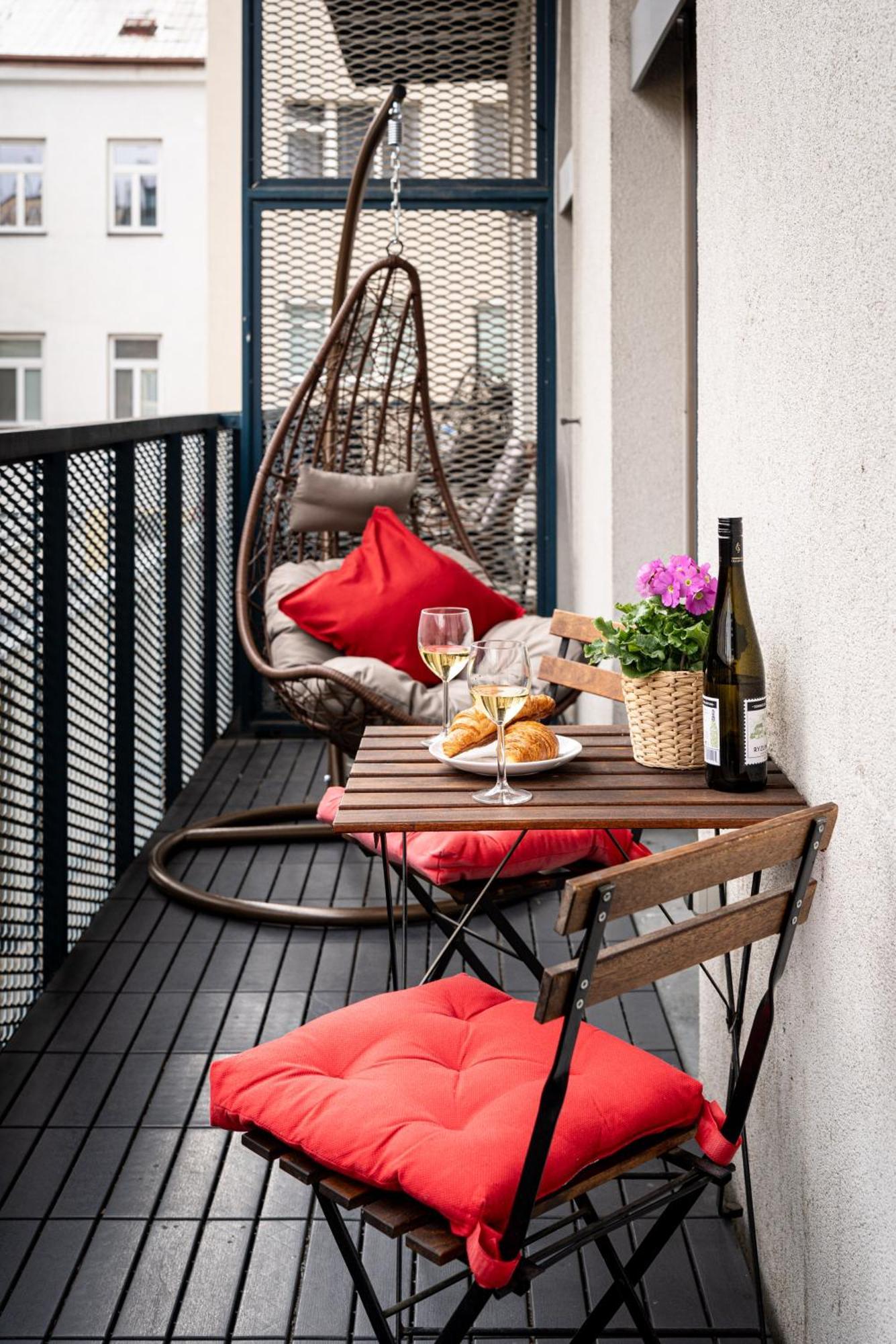 Apartments With Large Balcony, Parking Prága Kültér fotó